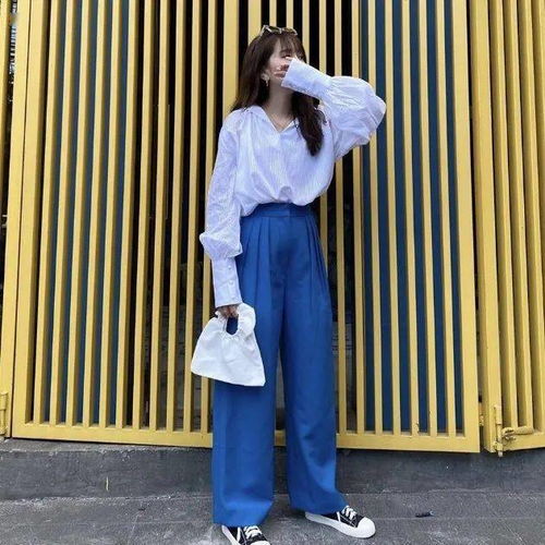 克萊因藍，顯白色中的天花板，針織品穿搭的極致演繹